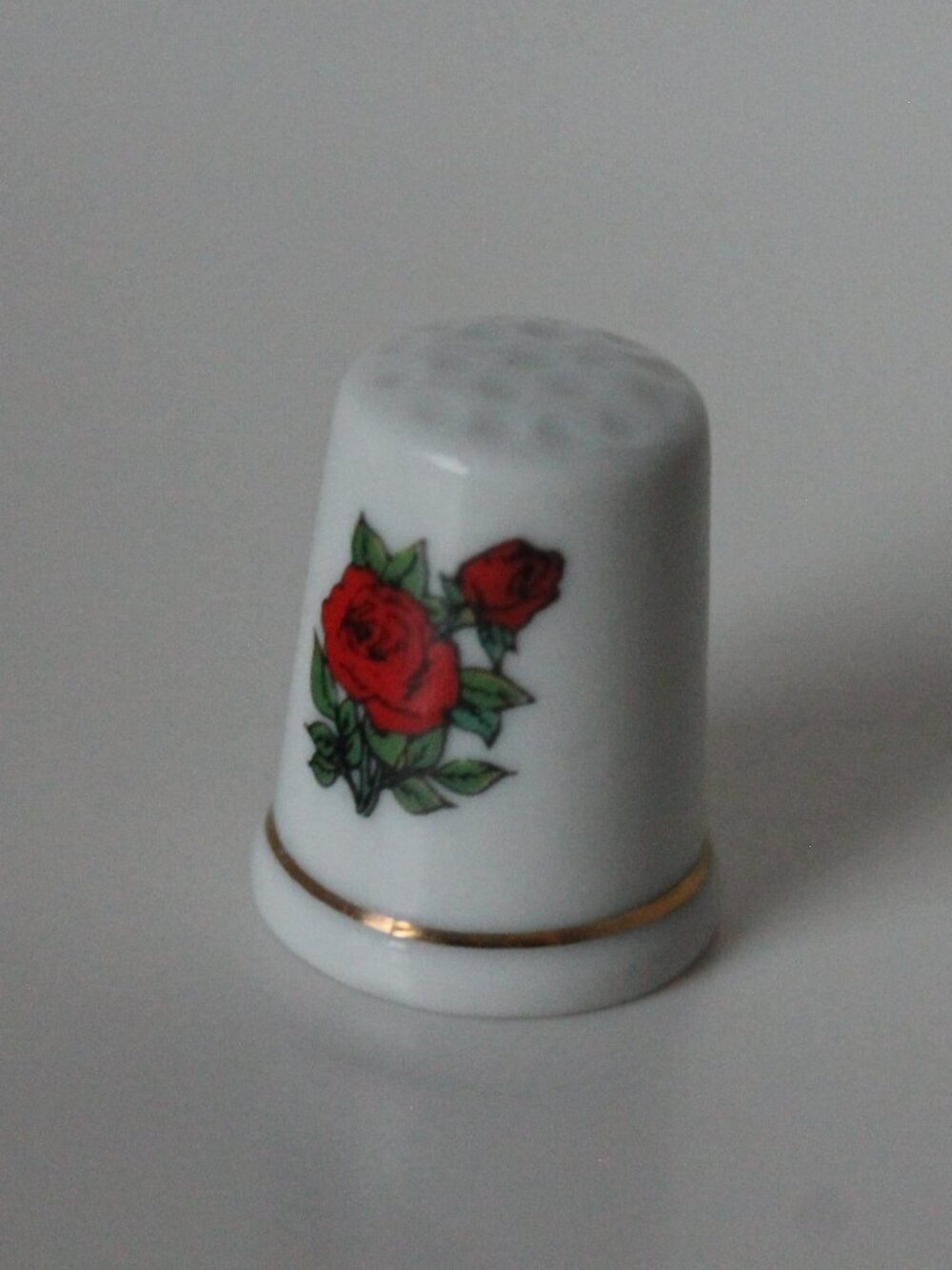 Porcelain Thimble with Roses - Picture 2 of 8